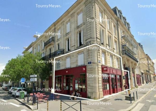 LOCATION - LOCAL COMMERCIAL D'ANGLE - BORDEAUX RIVE DROITE.