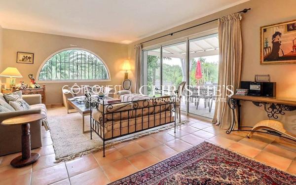 À vendre Bidart – Maison avec piscine et aperçu mer sur vaste terrain