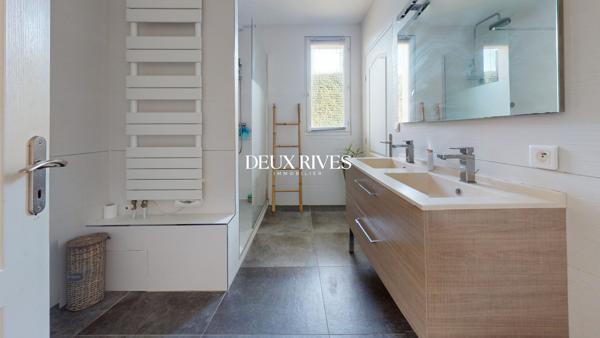 Maison familiale - 170 m2 - proximité commerces et collège - beau jardin 680m2