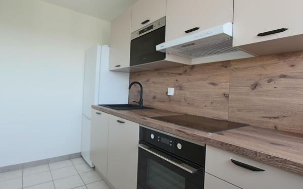 Appartement à louer    3 pièces • 51,85 m2 Écully