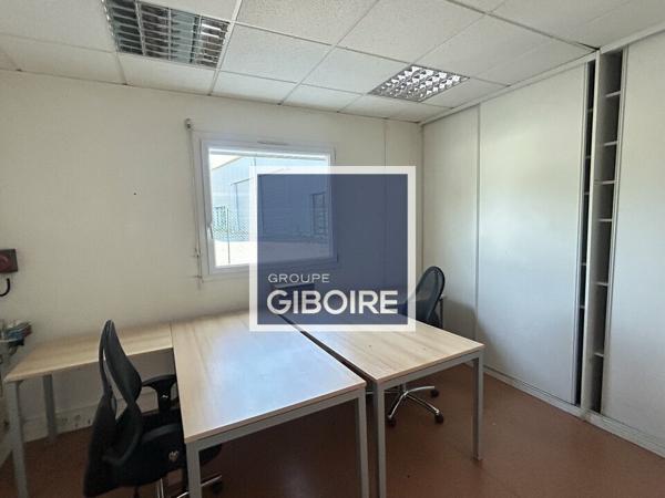 Local d'activites 500 m² à louer SAINT-JACQUES-DE-LA-LANDE (réf : 35.7262)