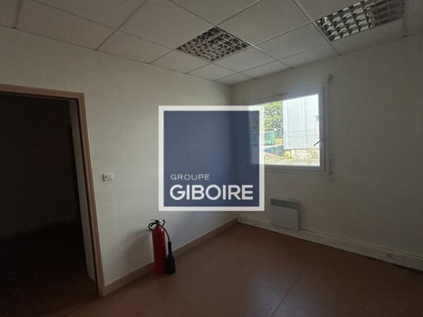Local d'activites 500 m² à louer SAINT-JACQUES-DE-LA-LANDE (réf : 35.7262)