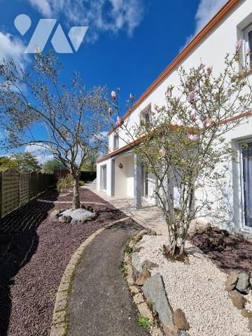 SAINT JULIEN DE CONCELLES cœur de bourg maison 4 chambres