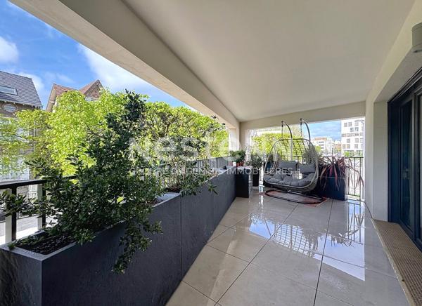 Belle appartement récent avec terrasse proche du RER B