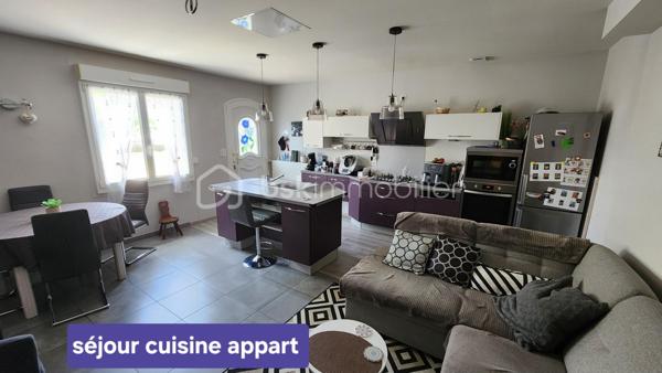 🪧 ENSEMBLE IMMOBILIER COMPRENANT UNE MAISON PRINCIPALE DE 170 m² et UN APPARTEMENT T3 DE 80 m² avec PISCINE

📍 Village situé à 10 minutes au Nord de Tarbes – au calme d'une impasse !

Situé dans un environnement agréable, cette propriété de 2 logements permet de nombreuses possibilités d'aménagement et d'investissement ! 
Implantée sur un terrain de 976 m², la propriété offre de beaux espaces extérieurs avec son terrain clôturé, aménagé (piscine, boulodrome, pergola bioclimatique) et arboré (dont un magnifique olivier).
👉 Un atout rare permettant d'envisager un projet familial et/ou locatif (en location saisonnière ou à l'année)

🏡 LA MAISON PRINCIPALE 5 CHAMBRES :
Au rdc :
• Salon avec insert de 36,5 m² 
• Cuisine équipée ouverte sur salle à manger de 26 m²
• Arrière cuisine de 5 m²   
• WC séparé. 
A l'étage :  
• 1 espace indépendant avec 2 chambres, une salle d'eau/WC et un espace de jeu
• 2 autres chambres de 12 m²
• 1 suite parentale avec chambre, dressing et salle de bain familiale de 26 m²
• 1 installation buanderie dans le dégagement

🏡 L'APPARTEMENT T3 EN RDC :
• Séjour avec cuisine équipée de 30 m² 
• 2 chambres avec placard
• 1 grande salle d'eau
• Espaces chaufferie + arrière-cuisine + buanderie
• WC séparé. 

🪜ESPACES ET FONCTIONNALITÉS :
• Parking de 4 voitures
• Piscine au sel chauffée
• Atelier de 19 m²
• Terrain aménagé avec boulodrome et terrasse sous pergola bioclimatique
• Vide sanitaire 

⭐ Une propriété fonctionnelle et moderne idéale pour accueillir plusieurs générations de votre famille ou devenir le cadre idyllique pour vos hôtes de vacances. 


🌳 UN CADRE PRIVILÉGIÉ : 
• Dans une impasse au calme
• Exposition plein Sud, à l'ombre des arbres et de la pergola
• Pas de vis-à-vis
👉 Calme absolu, sans vis-à-vis, la campagne à 10 min de Tarbes. 

🪟 CARACTERISTIQUES TECHNIQUES :
• Toiture tuile bon état général
• Panneaux photovoltaïques pour consommation directe
• Chauffage par climatisation réversible + insert bois ( Excellent DPE !)
• Cumulus thermodynamique
• Menuiseries double vitrage
• Portail électrique
• Borne de rechargement pour voiture électrique
• Vidéo surveillance sur la propriété
• Taxe foncière : 1800 €  

⭐ CE QUI REND CE BIEN UNIQUE
Ce bien réunit à la fois fonctionnalité, confort et modernité! Il offre un potentiel d'évolution ainsi qu'une opportunité d'investissement !
A noter que les 2 logements peuvent aussi être réunis en une seule maison.

Bien à visiter sans tarder !