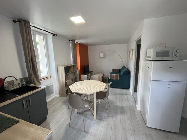 Immeuble à vendre 123 800 € Uzerche 5 155 m² DPE F