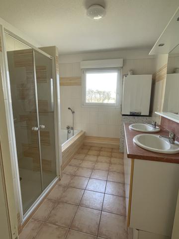 Appartement
                                                                                                                                                                                                                                                                                                                        4 pièce(s)                                                                                                                                                                                                          3 chambre(s)                                                                                                                                                                                                          99.59  m²