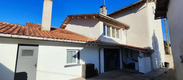 Maison de ville de 130 m2 située à Roquefort