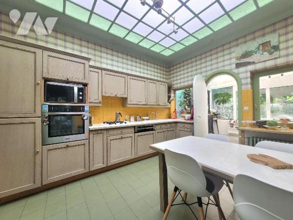  Maison de caractère de 1913 ? 185 m² ? Grand terrain exposé Sud ? Garage 3 voitures ? Dunkerqu...