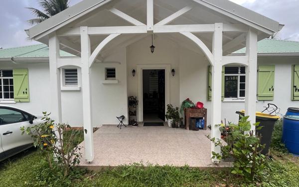Maison à vendre    3 pièces •  Goyave