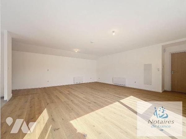 APPARTEMENT T4 - CENTRE VILLE - HAZEBROUCK

A découvrir, superbe appartement de Type 4, d'une...