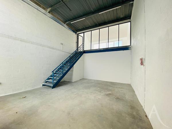 Entrepôt - Local Industriel VERNOUILLET (78)