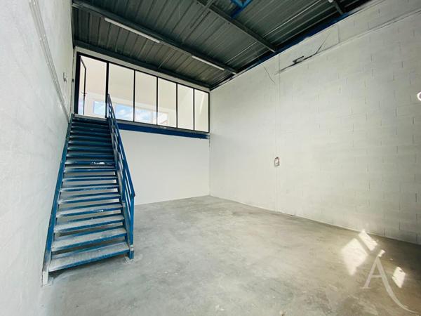 Entrepôt - Local Industriel VERNOUILLET (78)