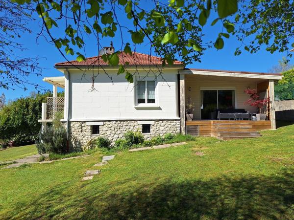 maison de charme avec vue panoramique et jardin dominant