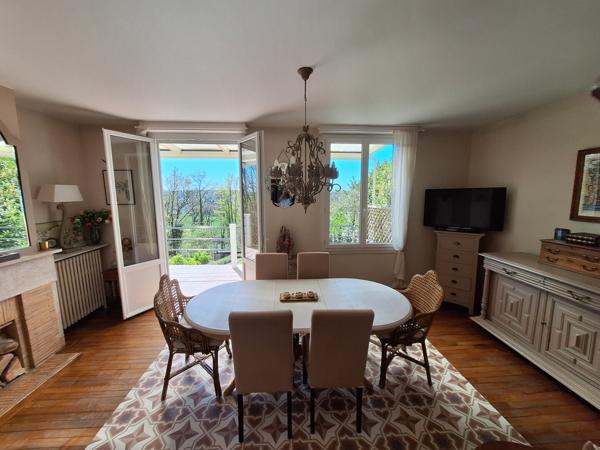 maison de charme avec vue panoramique et jardin dominant