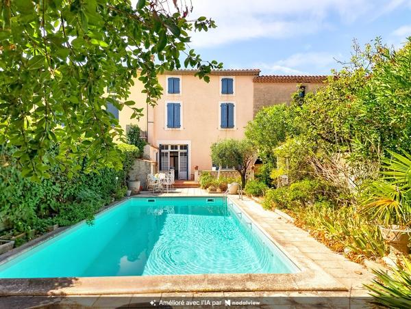Maison
         7 pièces
        - 250 m² Exclusivité 175 000 € *