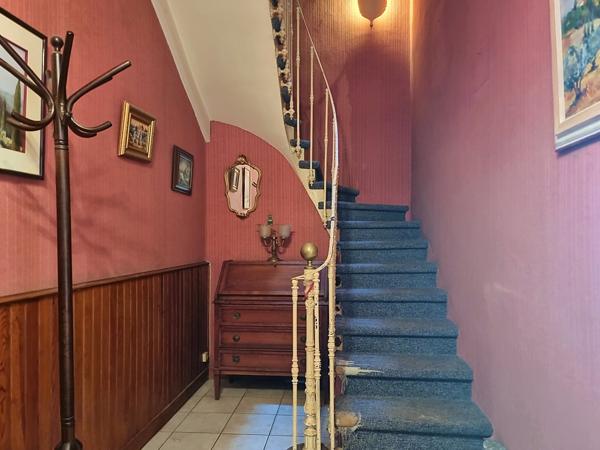 Maison
         7 pièces
        - 250 m² Exclusivité 175 000 € *
