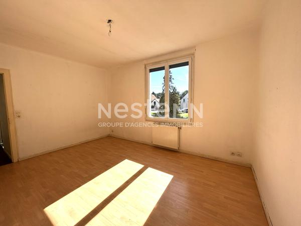 MAISON DE VILLE PLEIN CENTRE DE CHABRIS AVEC 2 CHAMBRES ET POSSIBILITÉ D'UNE 3ème (INDRE 36)