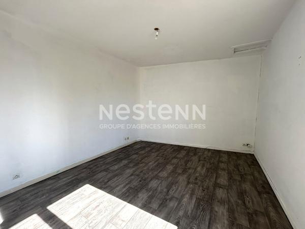 MAISON DE VILLE PLEIN CENTRE DE CHABRIS AVEC 2 CHAMBRES ET POSSIBILITÉ D'UNE 3ème (INDRE 36)