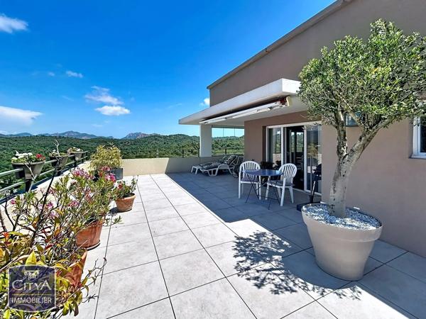 Appartement à vendre 4 pièces 87.65m² Saint-Raphaël (83700)