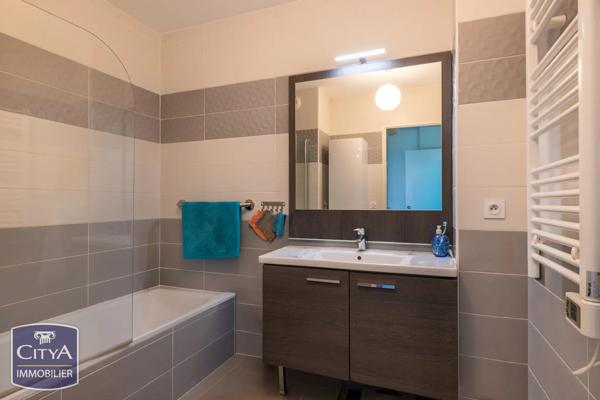 Appartement à vendre 4 pièces 87.65m² Saint-Raphaël (83700)