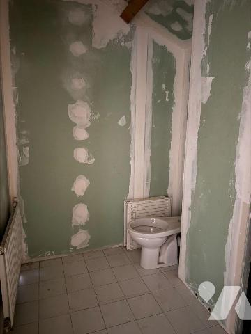 À vendre à Troyes, dans l'Aube (10), une maison d'habitation construite dans les années 20, d'u...