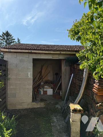 À vendre à Troyes, dans l'Aube (10), une maison d'habitation construite dans les années 20, d'u...