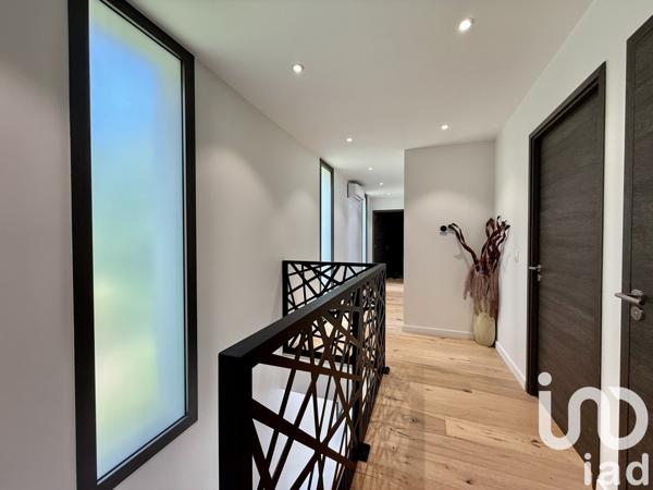 Maison d’architecte 5 pièces de 170 m² à Saint-Alban-Leysse (73230)