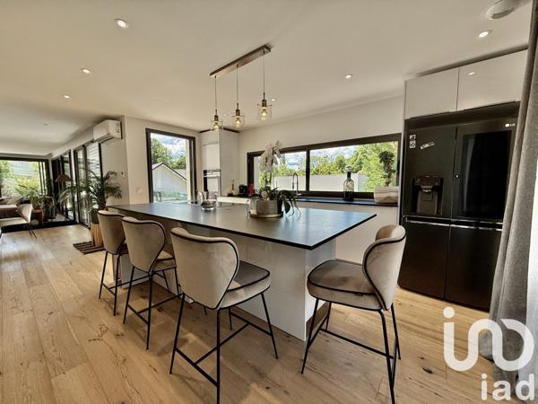 Maison d’architecte 5 pièces de 170 m² à Saint-Alban-Leysse (73230)