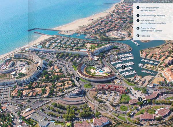 CAP D'AGDE. Village Naturiste. Duplex T3 en Rooftop avec Piscine, Jacuzzis et Garage Privatif