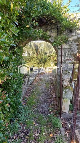 Belle charentaise divisée en 2 logements