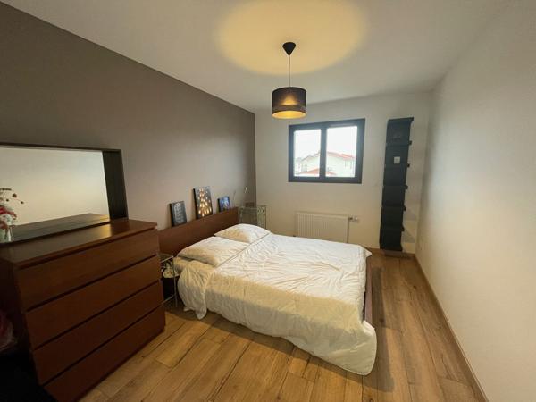 Maison moderne à vendre à Saint Romain de Jalionas - 3 chambres, jardin et terrasse !