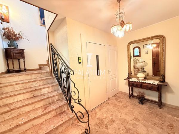 Maison bourgeoise avec vue imprenable – Quartier recherché de Sisteron