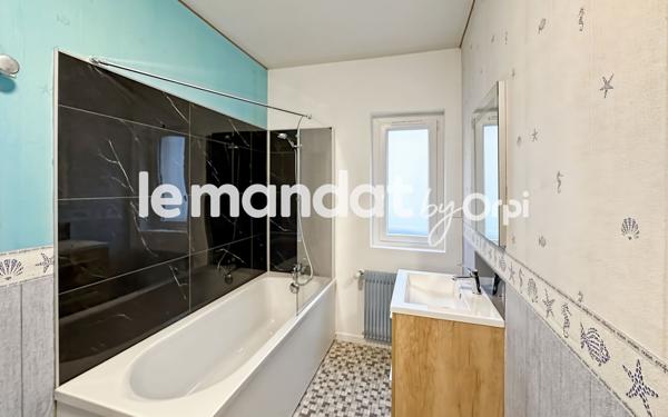 Maison à vendre    3 pièces •  Desvres