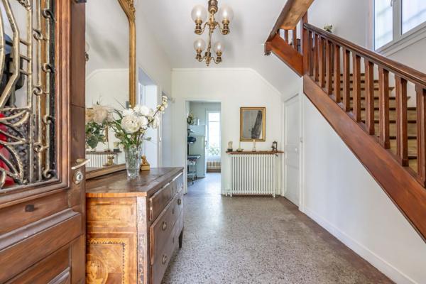 A 100 m du Bois, 400 m du RER A, 1,2 km du Métro