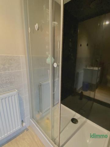 En exclusivité, maison individuelle de 101 m² habitables + une véranda de 32 m2 sur un terrain de 2 101 m² à A Annonay (07100)