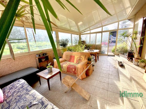 En exclusivité, maison individuelle de 101 m² habitables + une véranda de 32 m2 sur un terrain de 2 101 m² à A Annonay (07100)