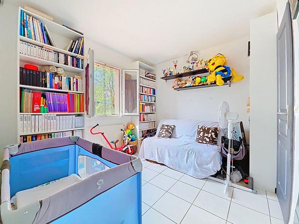 EXCLUSIVITE : MAISON DE PLAIN PIED 4P 88M2 AVEC JARDIN ET PISCINE