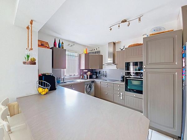 EXCLUSIVITE : MAISON DE PLAIN PIED 4P 88M2 AVEC JARDIN ET PISCINE