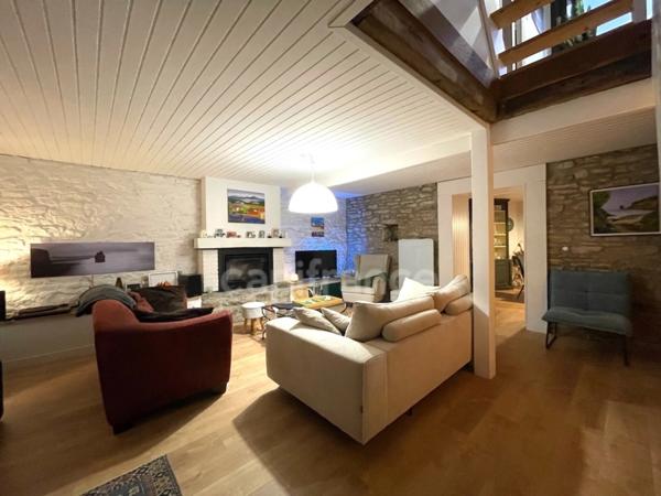 Maison de ville rénovée avec 2 terrasses plein sud – Idéale résidence principale ou secondaire à Pluneret(56)