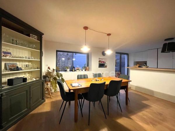 Maison de ville rénovée avec 2 terrasses plein sud – Idéale résidence principale ou secondaire à Pluneret(56)