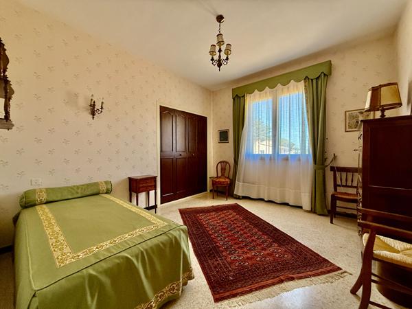 Maison 9 pièces 264 m2
