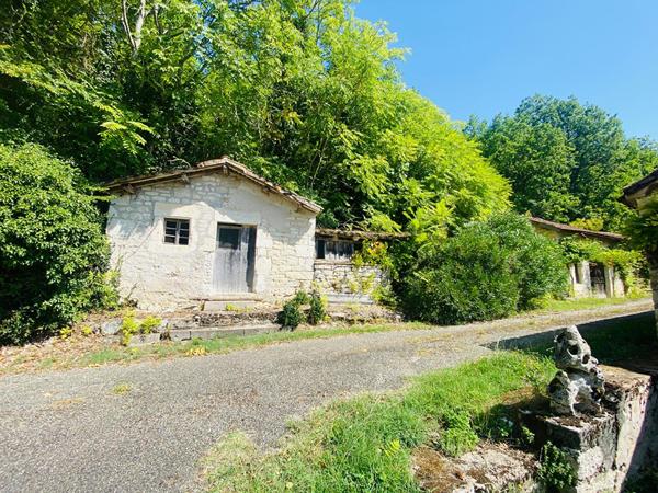 Corps de ferme avec 23 hectares et grange de 200 m² Barguelonne en quercy