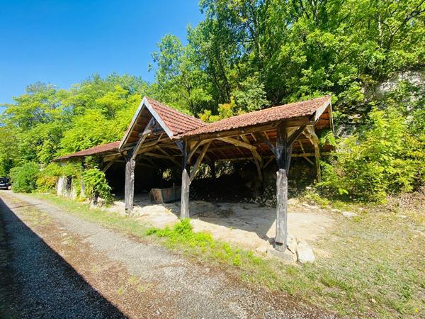 Corps de ferme avec 23 hectares et grange de 200 m² Barguelonne en quercy