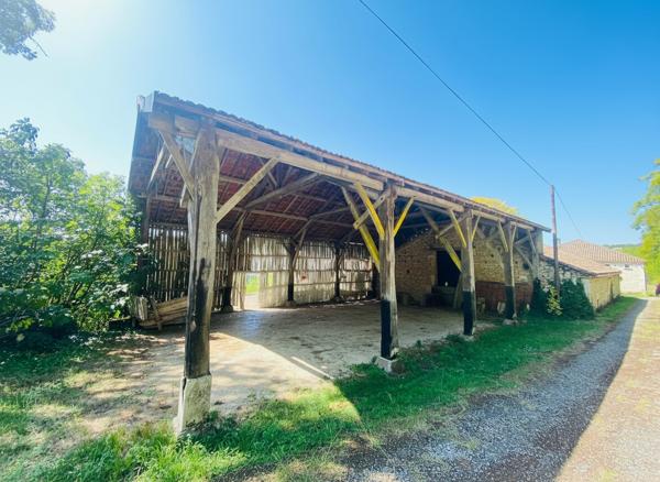 Corps de ferme avec 23 hectares et grange de 200 m² Barguelonne en quercy