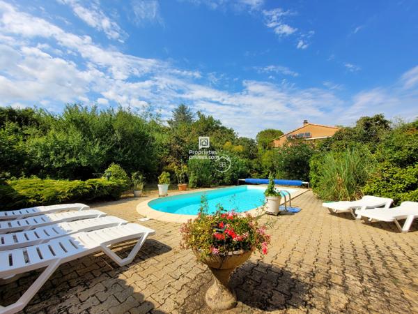 Maison Ruoms 9 pièce(s) 235 m2  + Gîtes rentables + piscine | Revenus garantis en Sud Ardèche