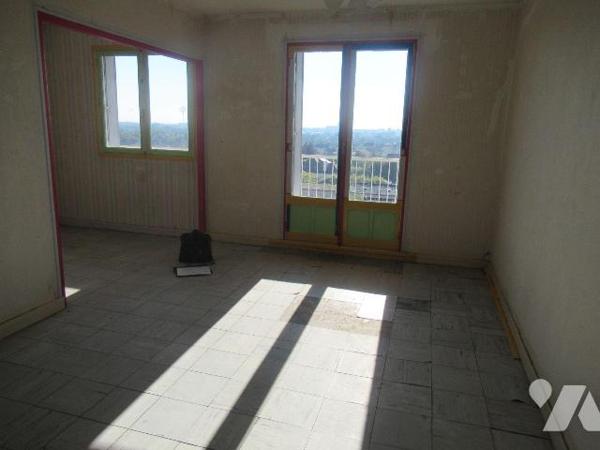 A Vendre  aux enchères le 11 février 2026 . Appartement au 30 ter rue Veuve Benard Bodié 10600 ...