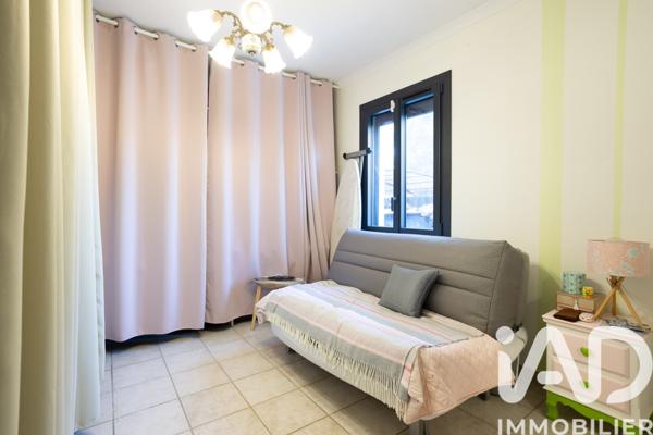 Maison à vendre 5 pièces 157 m² Rochefort-du-Gard
