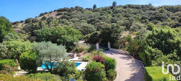 Maison traditionnelle 6 pièces de 132 m² à Caumont-sur-Durance (84510)