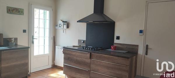 Maison traditionnelle 6 pièces de 132 m² à Caumont-sur-Durance (84510)